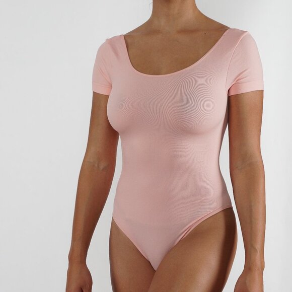Bodysuit: Basic Thong With Bottom Snap Closure - Picture 1 of 2